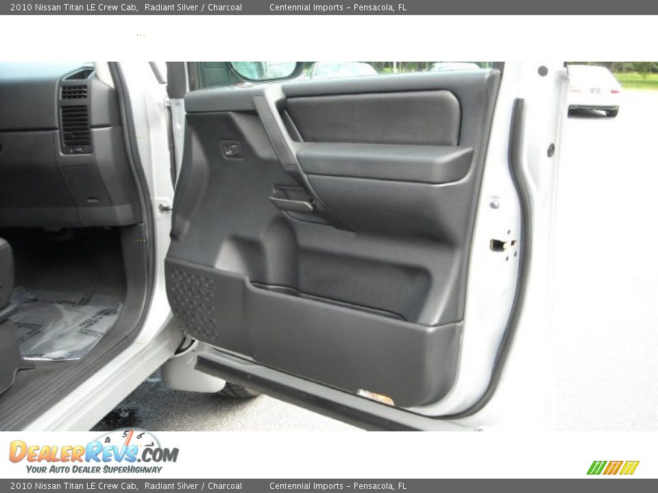 2010 Nissan Titan LE Crew Cab Radiant Silver / Charcoal Photo #26