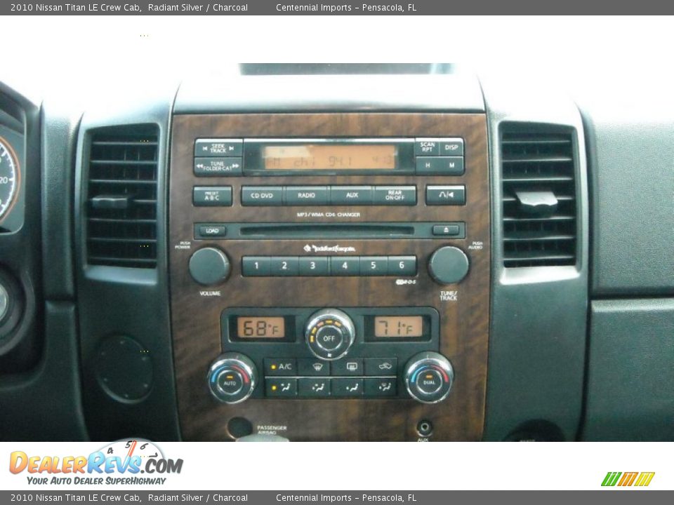 2010 Nissan Titan LE Crew Cab Radiant Silver / Charcoal Photo #32