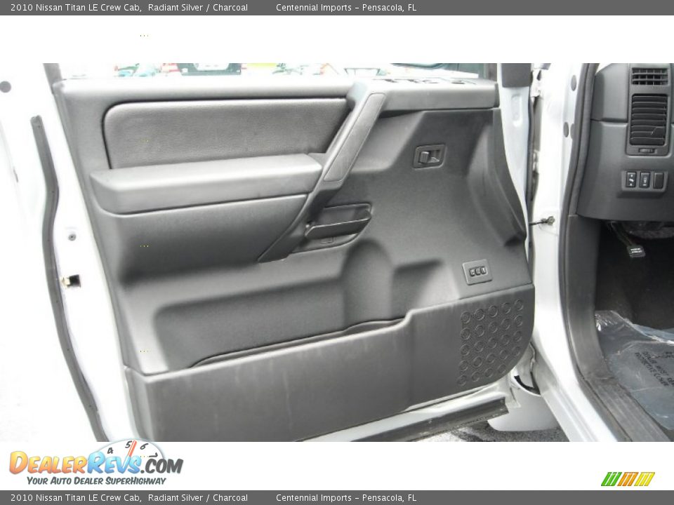 2010 Nissan Titan LE Crew Cab Radiant Silver / Charcoal Photo #35