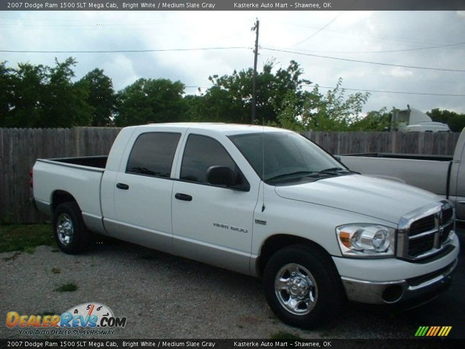 2007 Dodge Ram 1500 SLT Mega Cab Bright White / Medium Slate Gray Photo #3