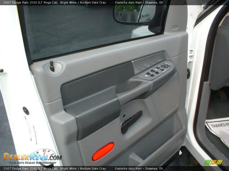 2007 Dodge Ram 1500 SLT Mega Cab Bright White / Medium Slate Gray Photo #12