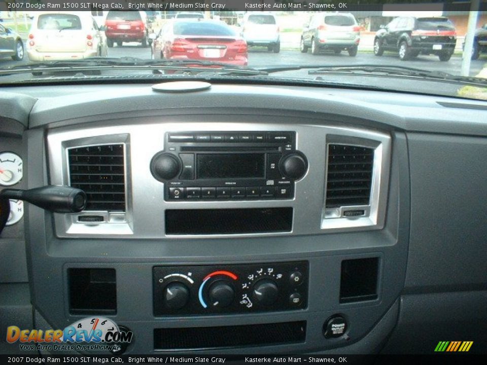 2007 Dodge Ram 1500 SLT Mega Cab Bright White / Medium Slate Gray Photo #16