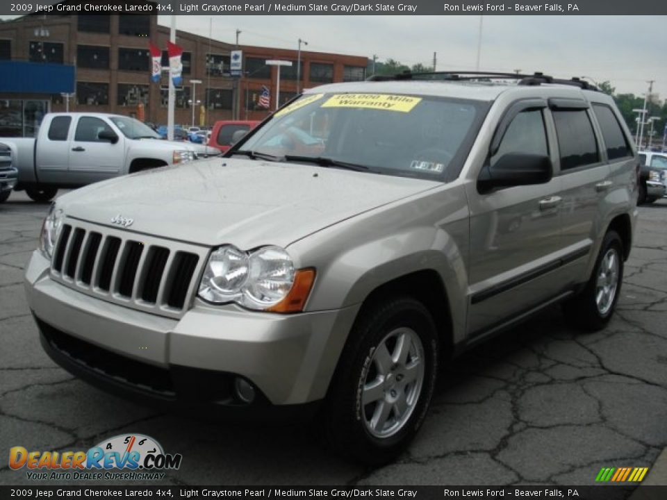 2009 Jeep Grand Cherokee Laredo 4x4 Light Graystone Pearl / Medium Slate Gray/Dark Slate Gray Photo #3