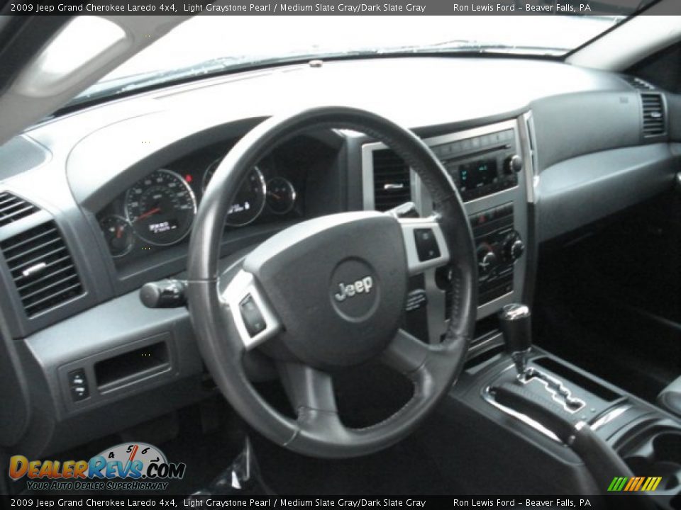 2009 Jeep Grand Cherokee Laredo 4x4 Light Graystone Pearl / Medium Slate Gray/Dark Slate Gray Photo #7