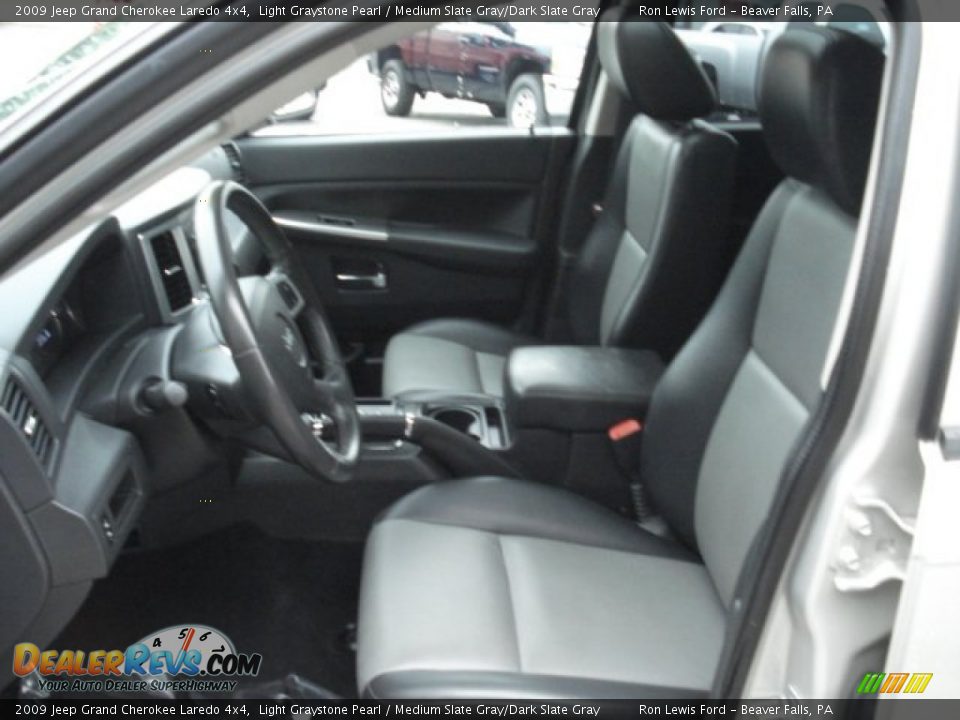 2009 Jeep Grand Cherokee Laredo 4x4 Light Graystone Pearl / Medium Slate Gray/Dark Slate Gray Photo #8