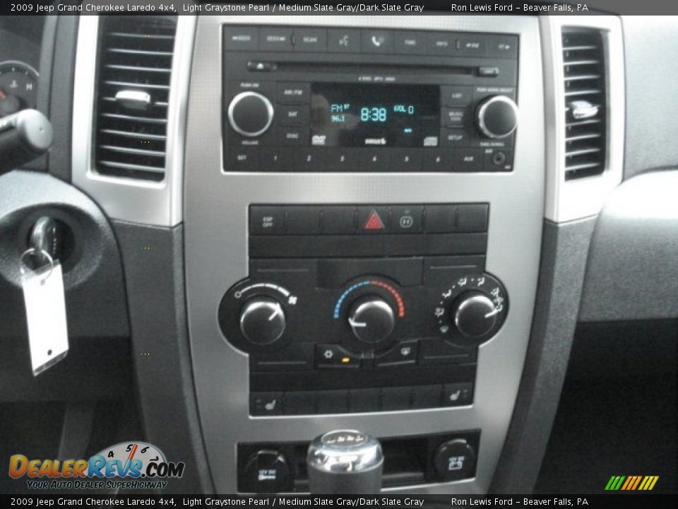 2009 Jeep Grand Cherokee Laredo 4x4 Light Graystone Pearl / Medium Slate Gray/Dark Slate Gray Photo #10