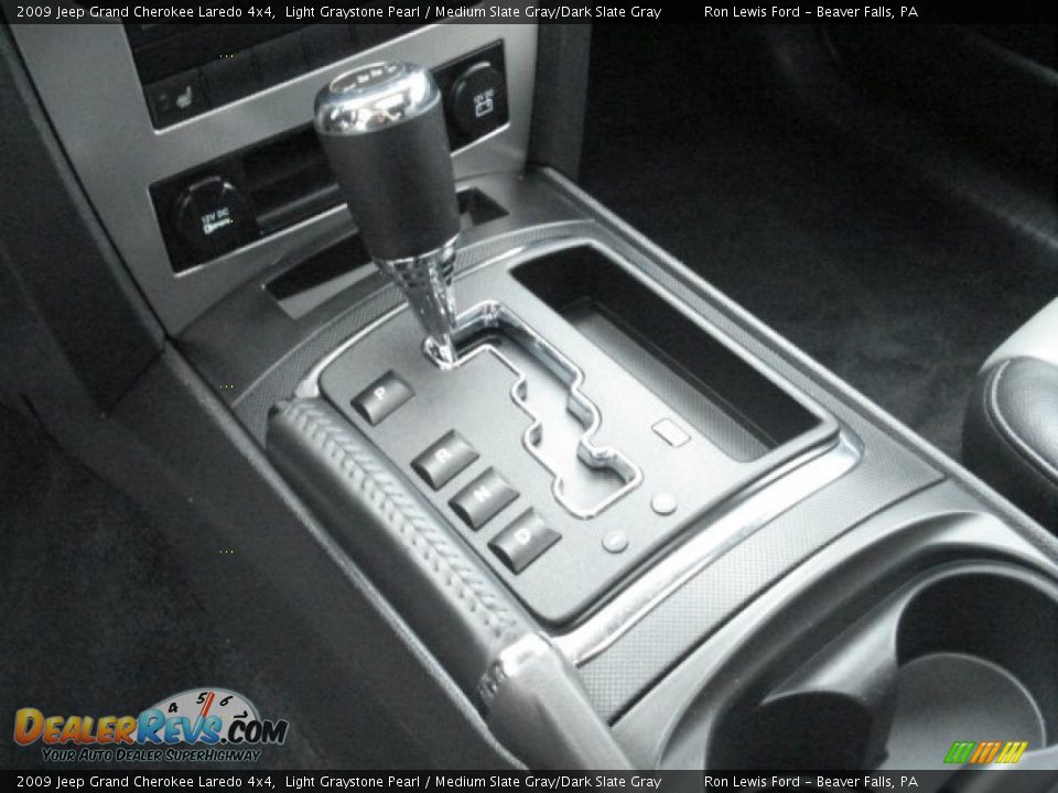 2009 Jeep Grand Cherokee Laredo 4x4 Shifter Photo #11