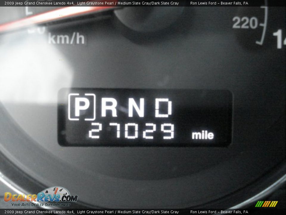 2009 Jeep Grand Cherokee Laredo 4x4 Light Graystone Pearl / Medium Slate Gray/Dark Slate Gray Photo #12