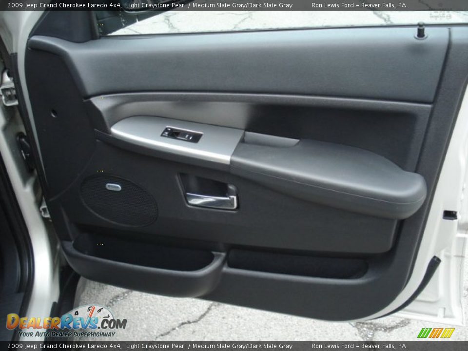 2009 Jeep Grand Cherokee Laredo 4x4 Light Graystone Pearl / Medium Slate Gray/Dark Slate Gray Photo #15