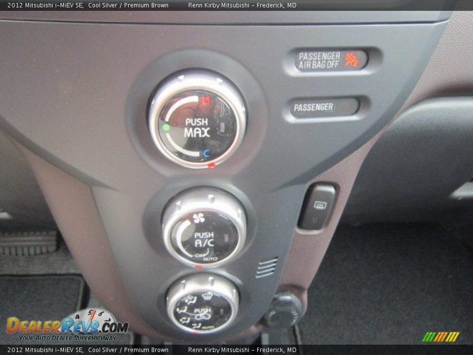 Controls of 2012 Mitsubishi i-MiEV SE Photo #16