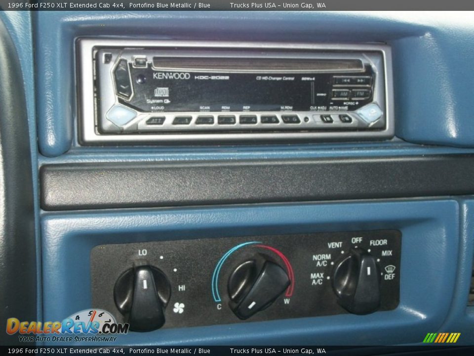 1996 Ford F250 XLT Extended Cab 4x4 Portofino Blue Metallic / Blue Photo #8