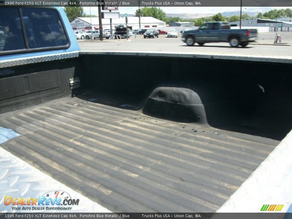 1996 Ford F250 XLT Extended Cab 4x4 Portofino Blue Metallic / Blue Photo #10