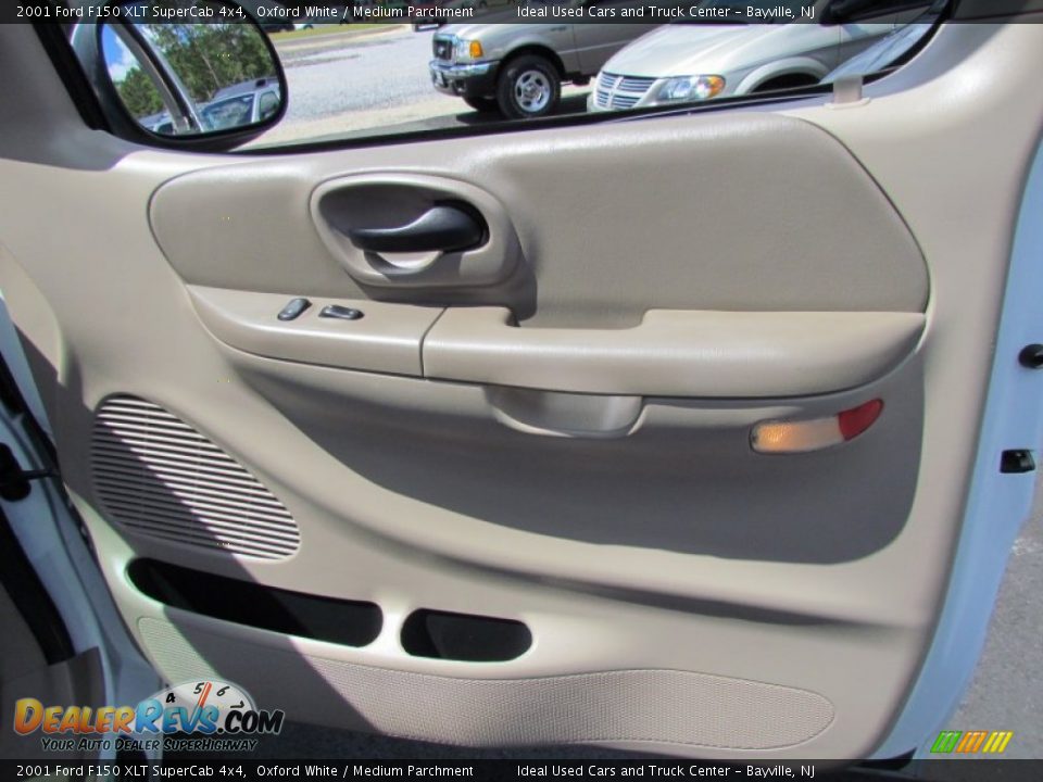 Door Panel of 2001 Ford F150 XLT SuperCab 4x4 Photo #23
