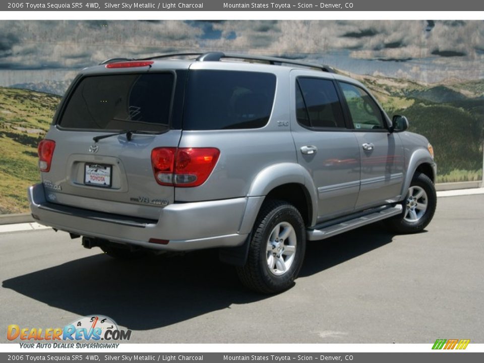 2006 Toyota Sequoia SR5 4WD Silver Sky Metallic / Light Charcoal Photo #3