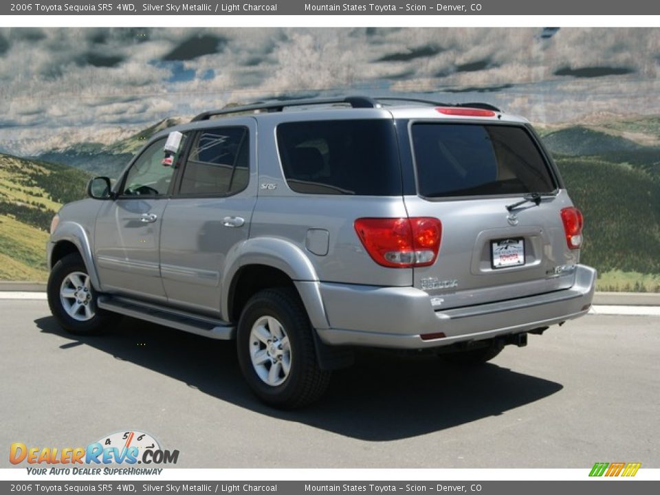 2006 Toyota Sequoia SR5 4WD Silver Sky Metallic / Light Charcoal Photo #4