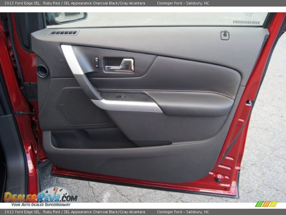 Door Panel of 2013 Ford Edge SEL Photo #16