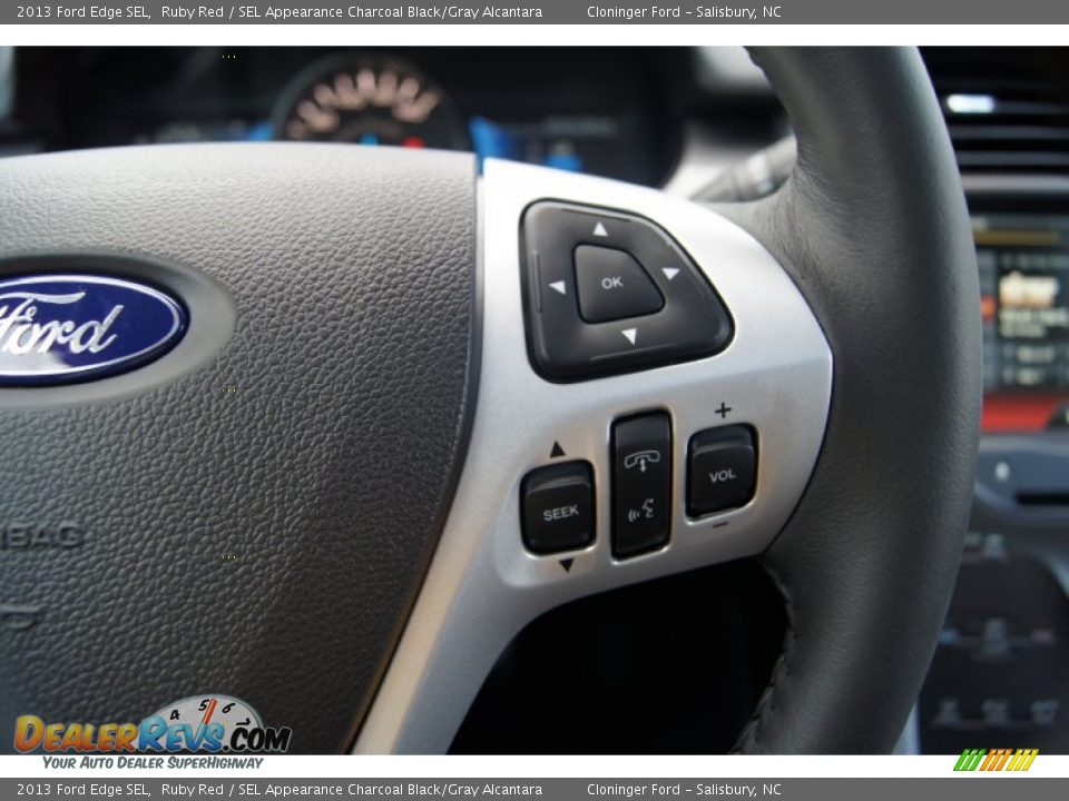 Controls of 2013 Ford Edge SEL Photo #27