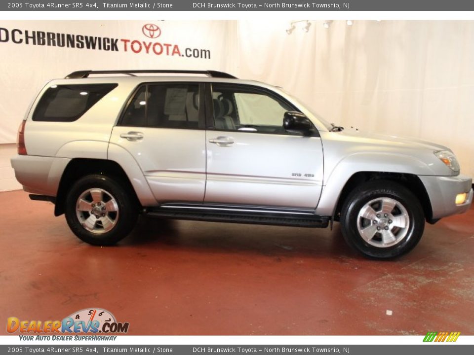2005 Toyota 4Runner SR5 4x4 Titanium Metallic / Stone Photo #2