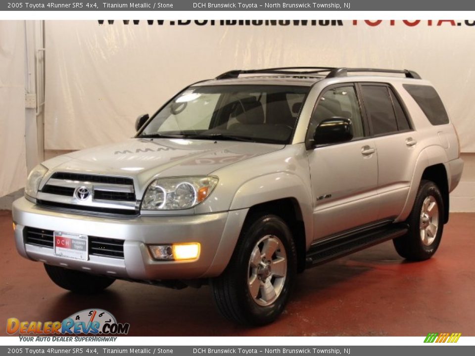 2005 Toyota 4Runner SR5 4x4 Titanium Metallic / Stone Photo #4