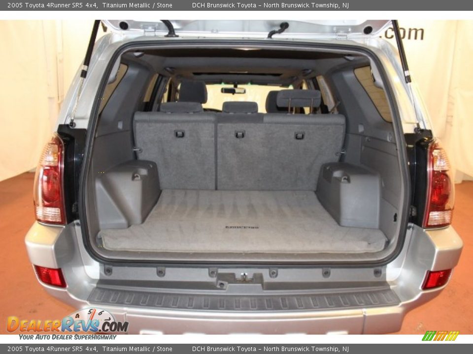 2005 Toyota 4Runner SR5 4x4 Titanium Metallic / Stone Photo #16