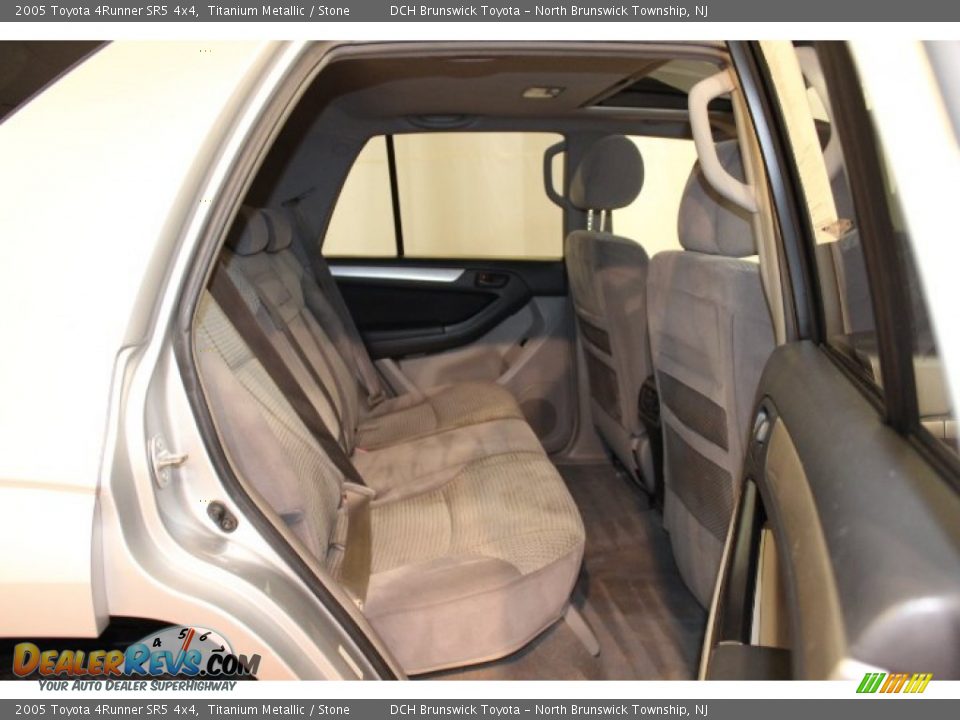 2005 Toyota 4Runner SR5 4x4 Titanium Metallic / Stone Photo #19