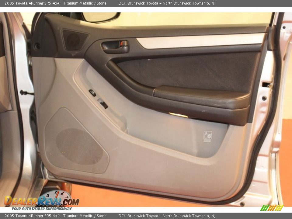 2005 Toyota 4Runner SR5 4x4 Titanium Metallic / Stone Photo #20