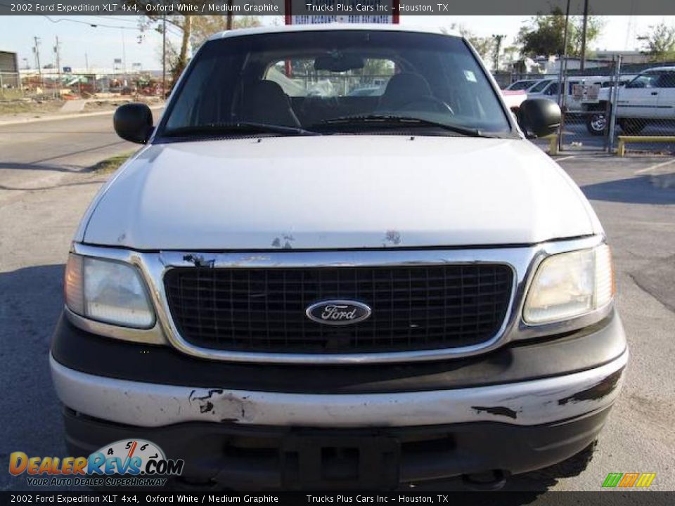 2002 Ford Expedition XLT 4x4 Oxford White / Medium Graphite Photo #2