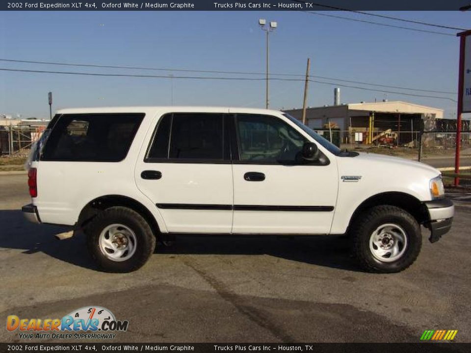 2002 Ford Expedition XLT 4x4 Oxford White / Medium Graphite Photo #4