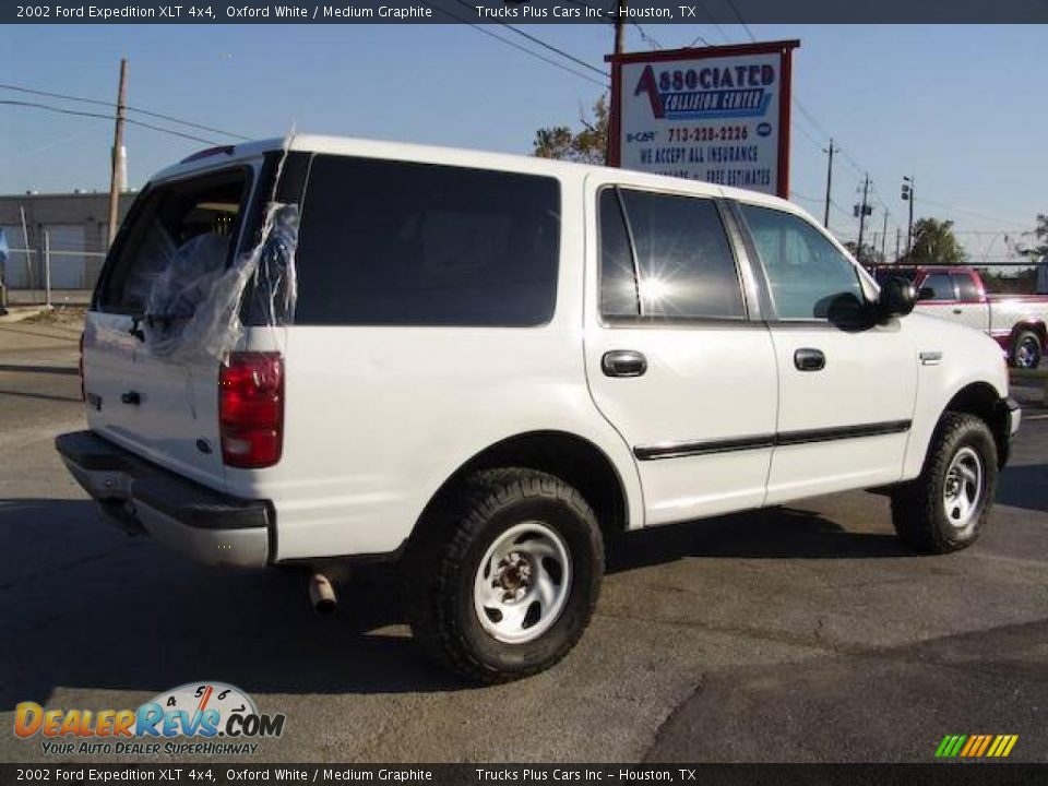 2002 Ford Expedition XLT 4x4 Oxford White / Medium Graphite Photo #5