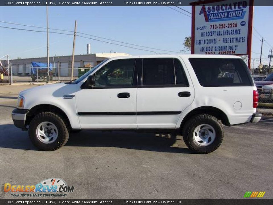 2002 Ford Expedition XLT 4x4 Oxford White / Medium Graphite Photo #8