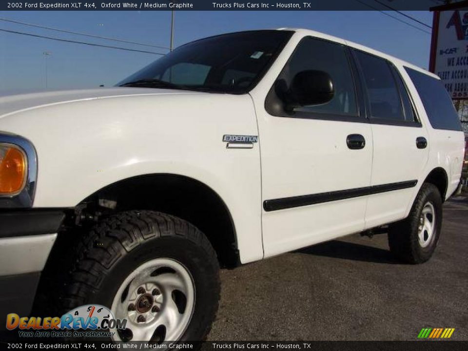 2002 Ford Expedition XLT 4x4 Oxford White / Medium Graphite Photo #10