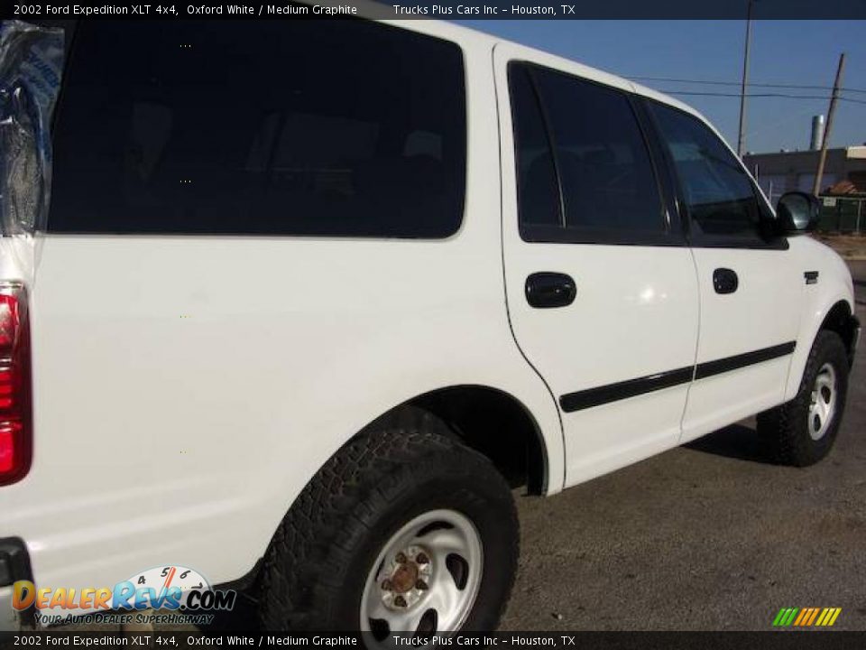 2002 Ford Expedition XLT 4x4 Oxford White / Medium Graphite Photo #11