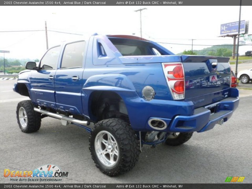 2003 Chevrolet Avalanche 1500 4x4 Arrival Blue / Dark Charcoal Photo #4