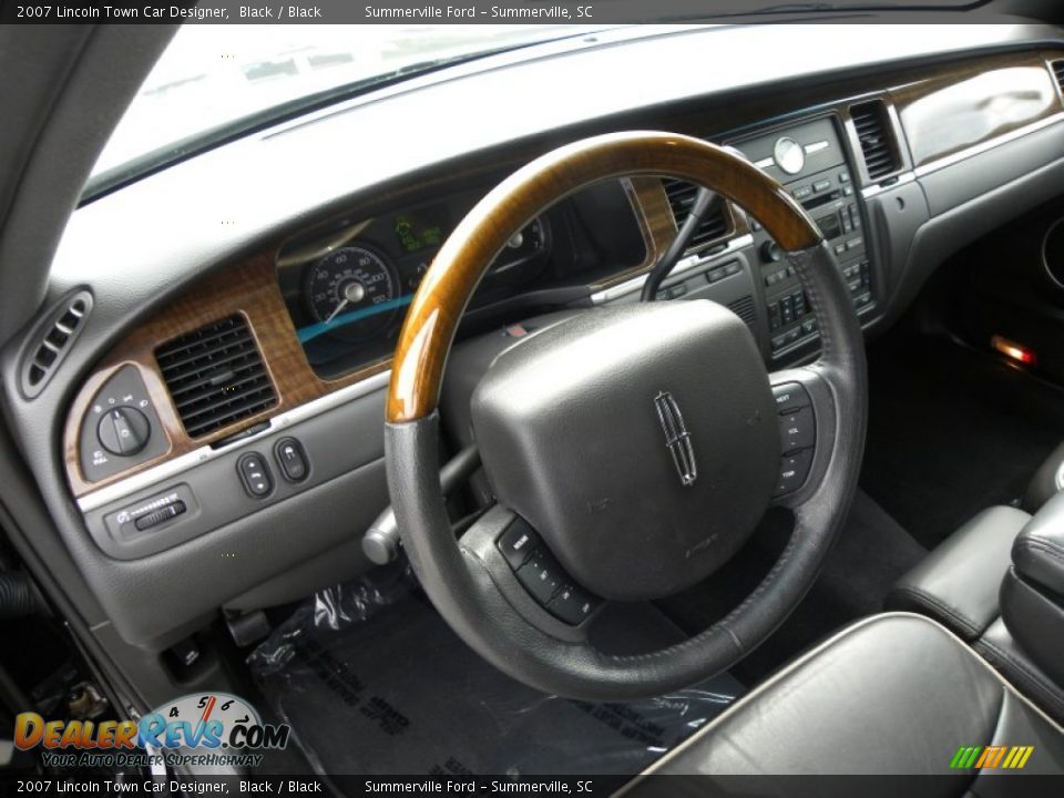 Black Interior - 2007 Lincoln Town Car Designer Photo #4