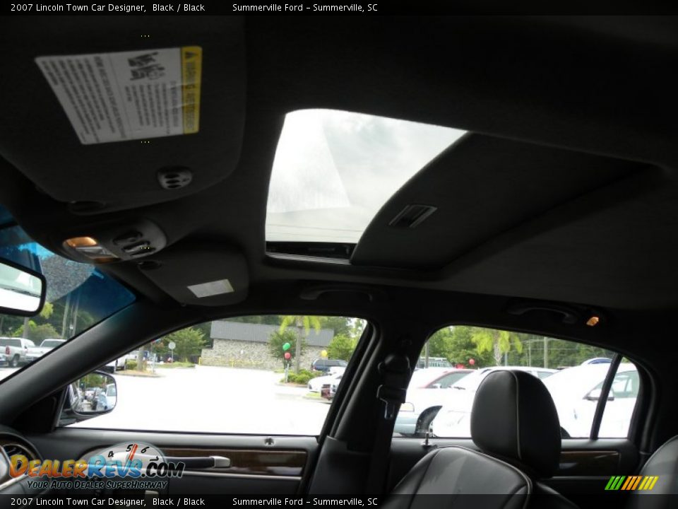 2007 Lincoln Town Car Designer Black / Black Photo #5