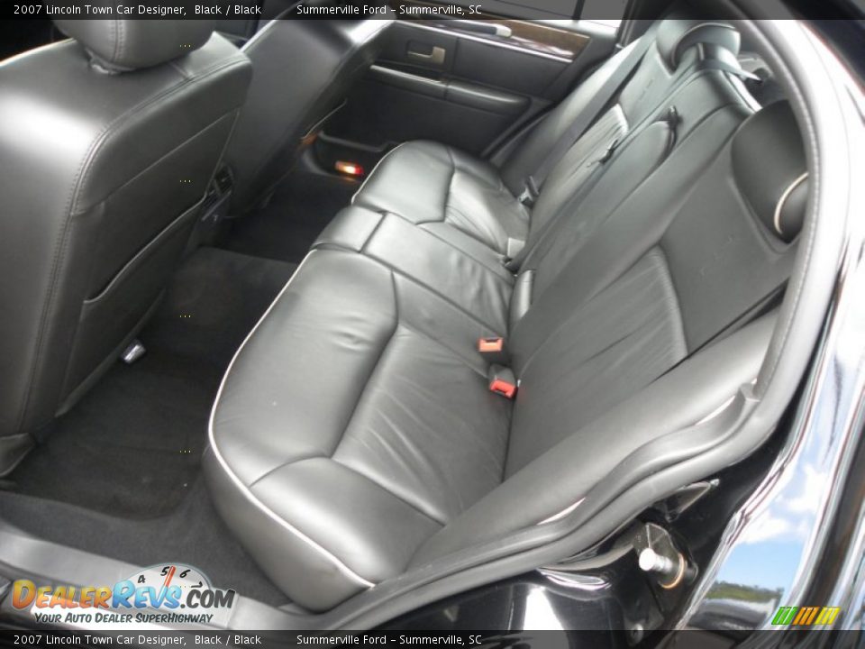 Black Interior - 2007 Lincoln Town Car Designer Photo #8