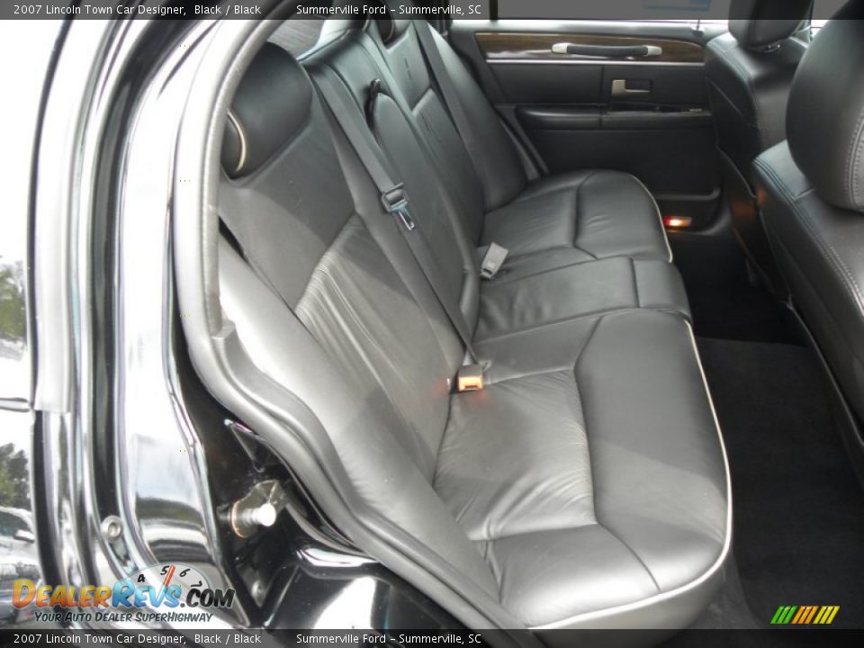 Black Interior - 2007 Lincoln Town Car Designer Photo #12