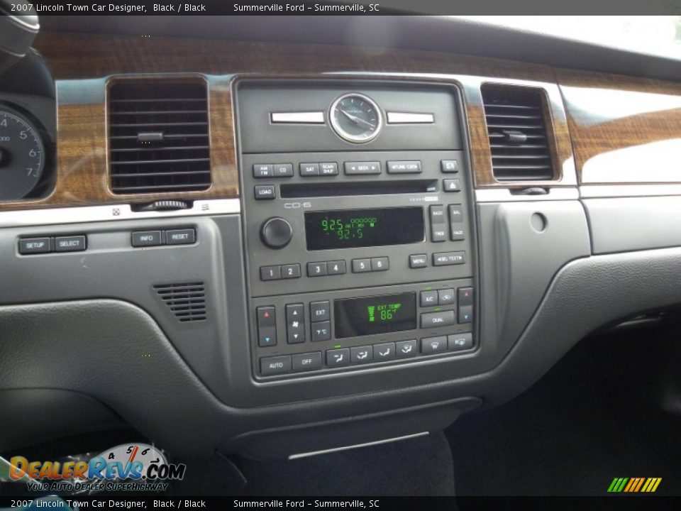 Controls of 2007 Lincoln Town Car Designer Photo #21