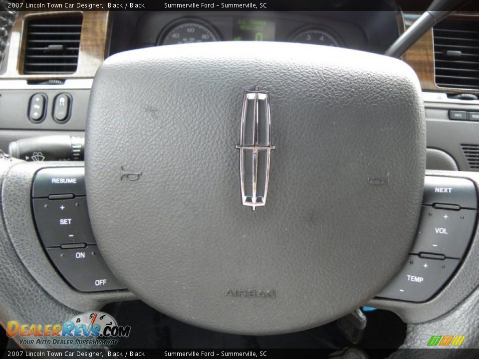 2007 Lincoln Town Car Designer Black / Black Photo #22