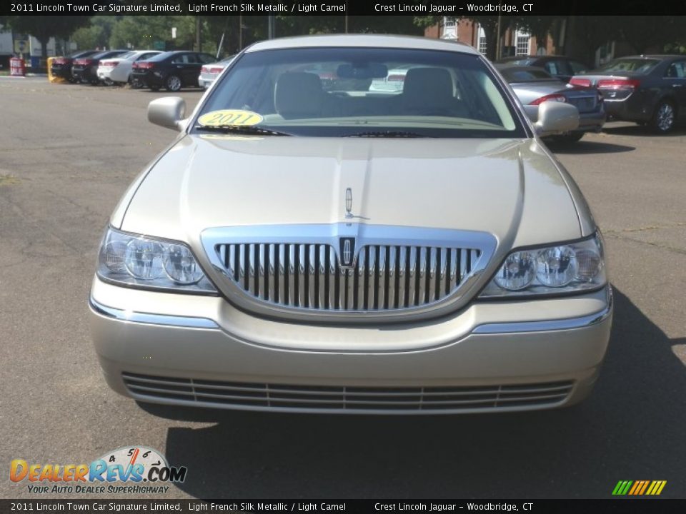 2011 Lincoln Town Car Signature Limited Light French Silk Metallic / Light Camel Photo #3