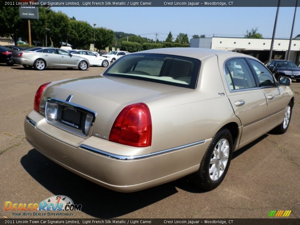 2011 Lincoln Town Car Signature Limited Light French Silk Metallic / Light Camel Photo #5