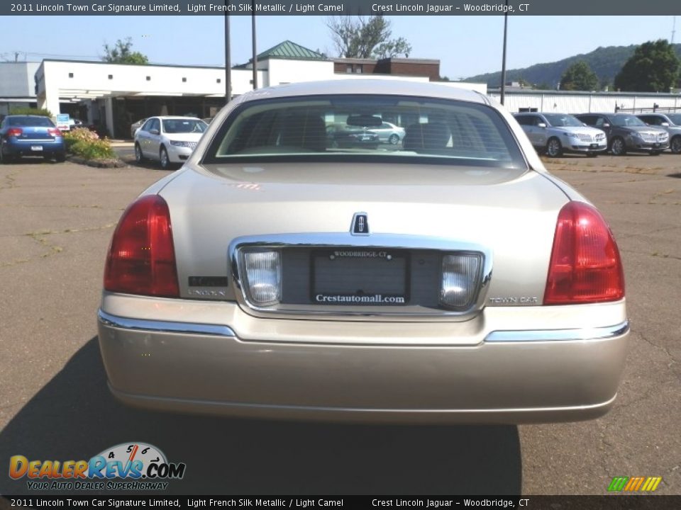 2011 Lincoln Town Car Signature Limited Light French Silk Metallic / Light Camel Photo #6