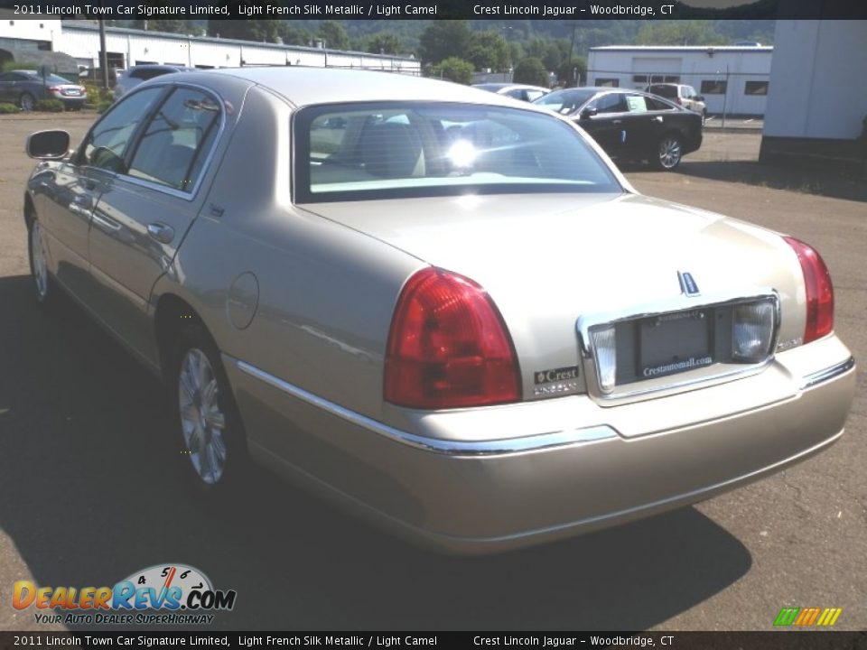 2011 Lincoln Town Car Signature Limited Light French Silk Metallic / Light Camel Photo #7