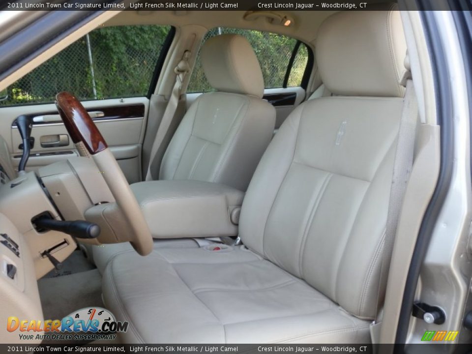 2011 Lincoln Town Car Signature Limited Light French Silk Metallic / Light Camel Photo #9