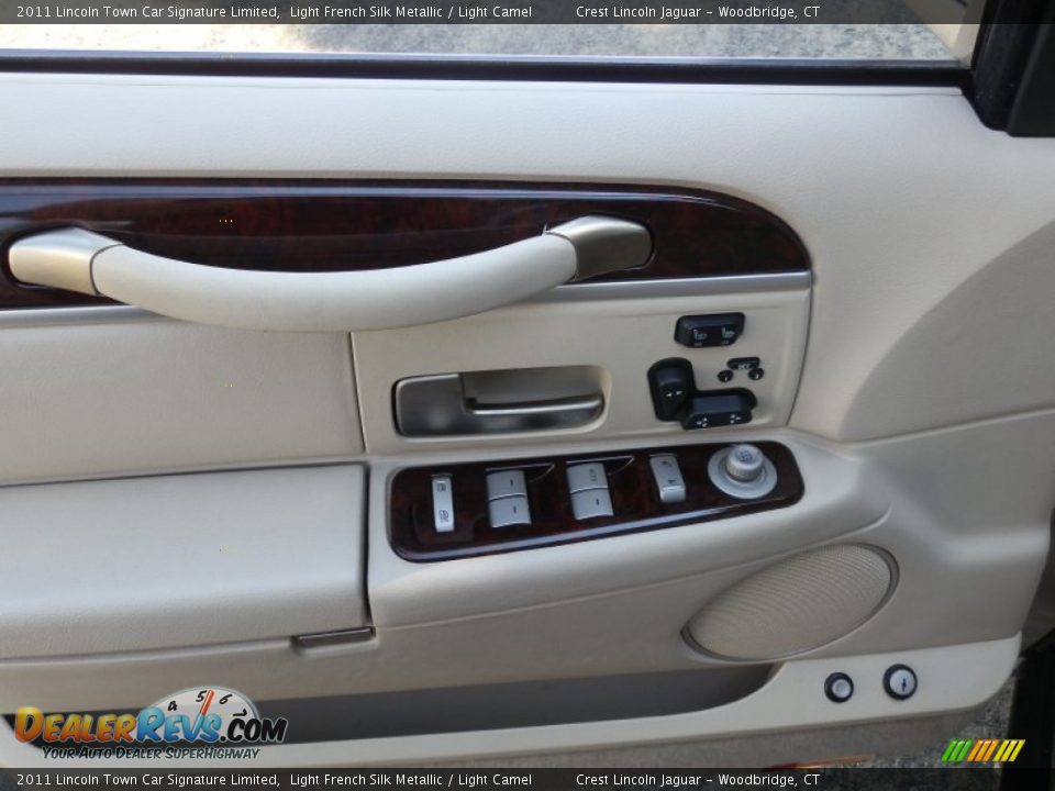 2011 Lincoln Town Car Signature Limited Light French Silk Metallic / Light Camel Photo #13