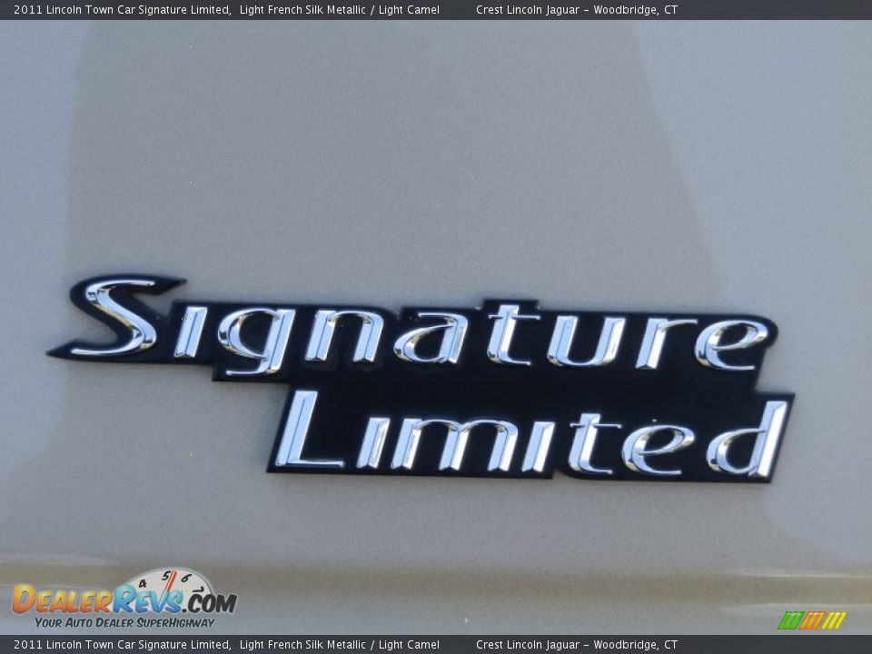 2011 Lincoln Town Car Signature Limited Light French Silk Metallic / Light Camel Photo #14