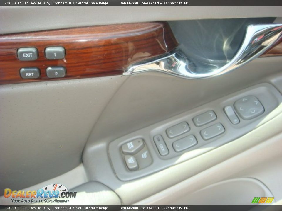 2003 Cadillac DeVille DTS Bronzemist / Neutral Shale Beige Photo #12
