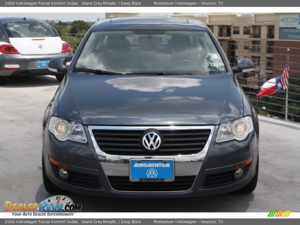 2009 Volkswagen Passat Komfort Sedan Island Grey Metallic / Deep Black Photo #2