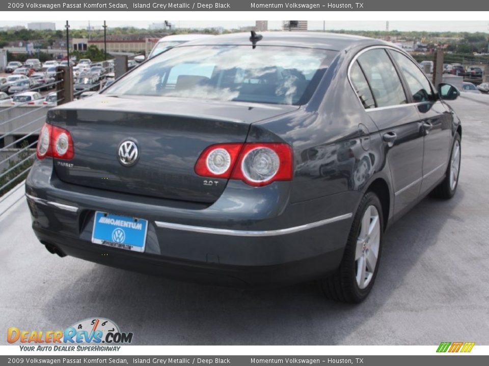 2009 Volkswagen Passat Komfort Sedan Island Grey Metallic / Deep Black Photo #7