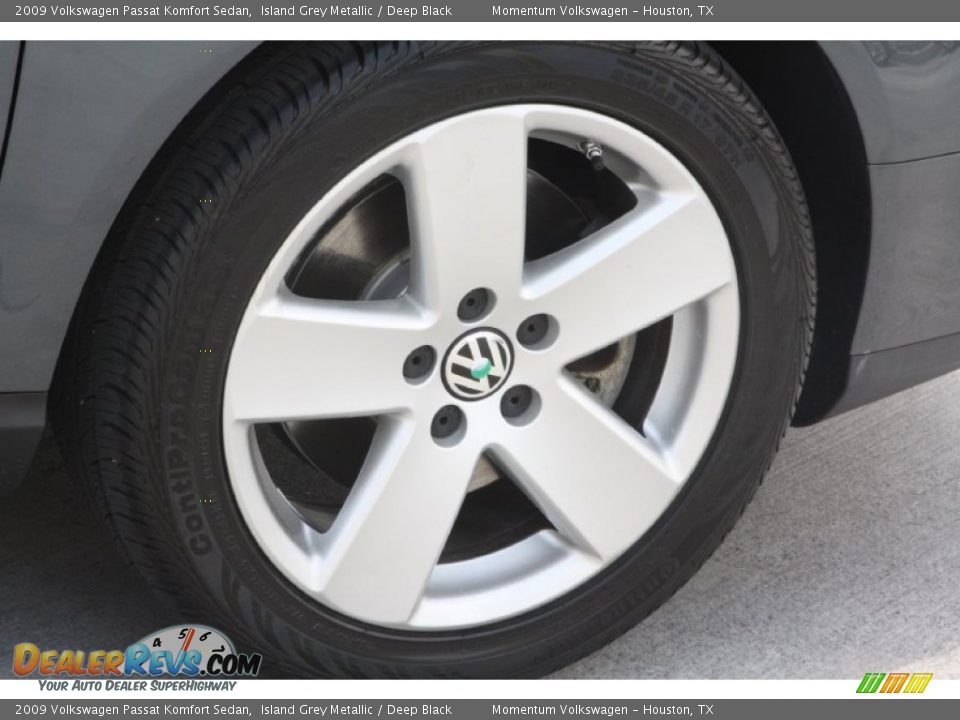 2009 Volkswagen Passat Komfort Sedan Island Grey Metallic / Deep Black Photo #10